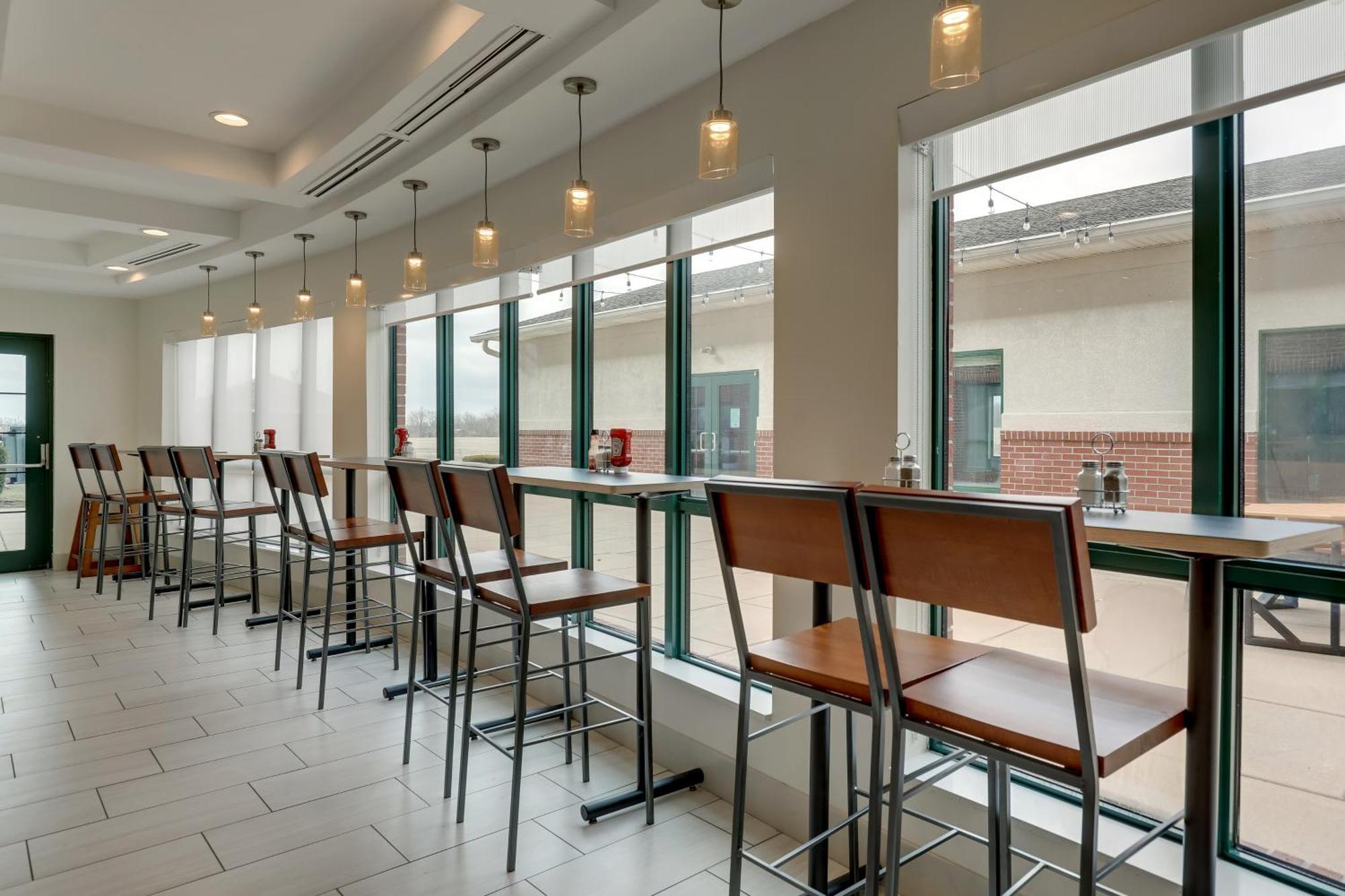 Holiday Inn Express Hotel & Suites Bryan-Montpelier By Ihg Holiday City Екстериор снимка