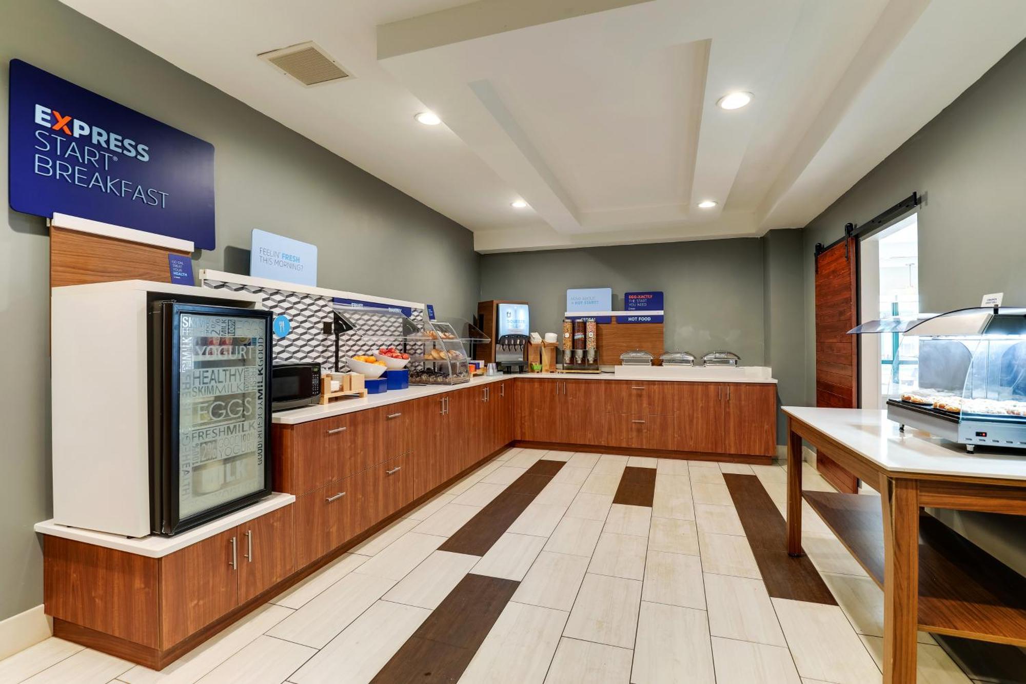 Holiday Inn Express Hotel & Suites Bryan-Montpelier By Ihg Holiday City Екстериор снимка