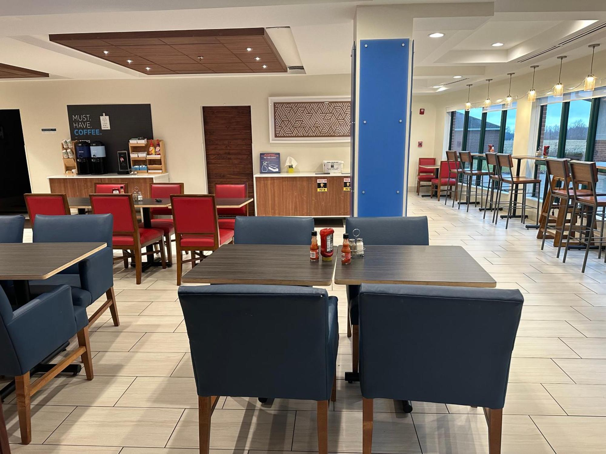 Holiday Inn Express Hotel & Suites Bryan-Montpelier By Ihg Holiday City Екстериор снимка