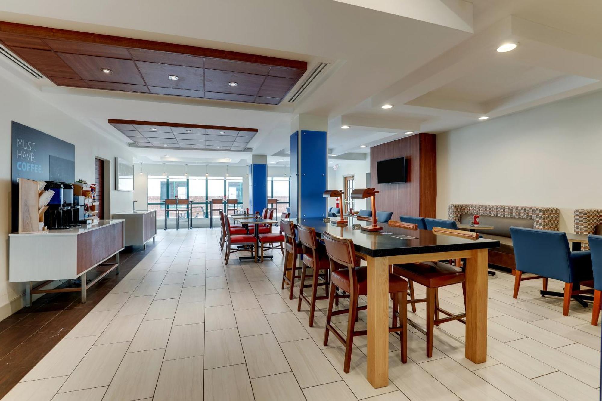 Holiday Inn Express Hotel & Suites Bryan-Montpelier By Ihg Holiday City Екстериор снимка