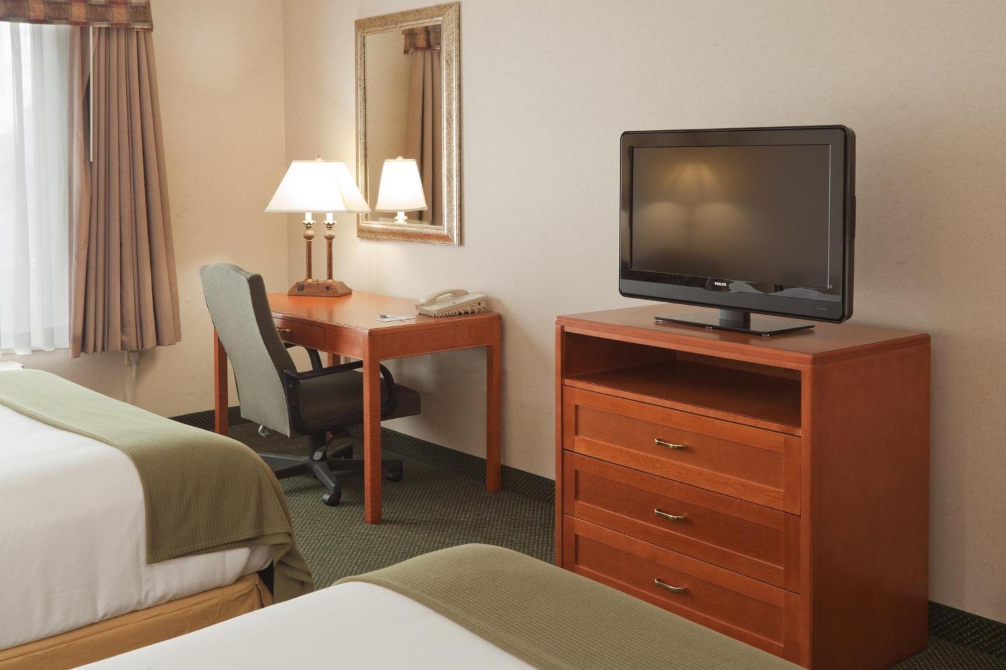 Holiday Inn Express Hotel & Suites Bryan-Montpelier By Ihg Holiday City Екстериор снимка