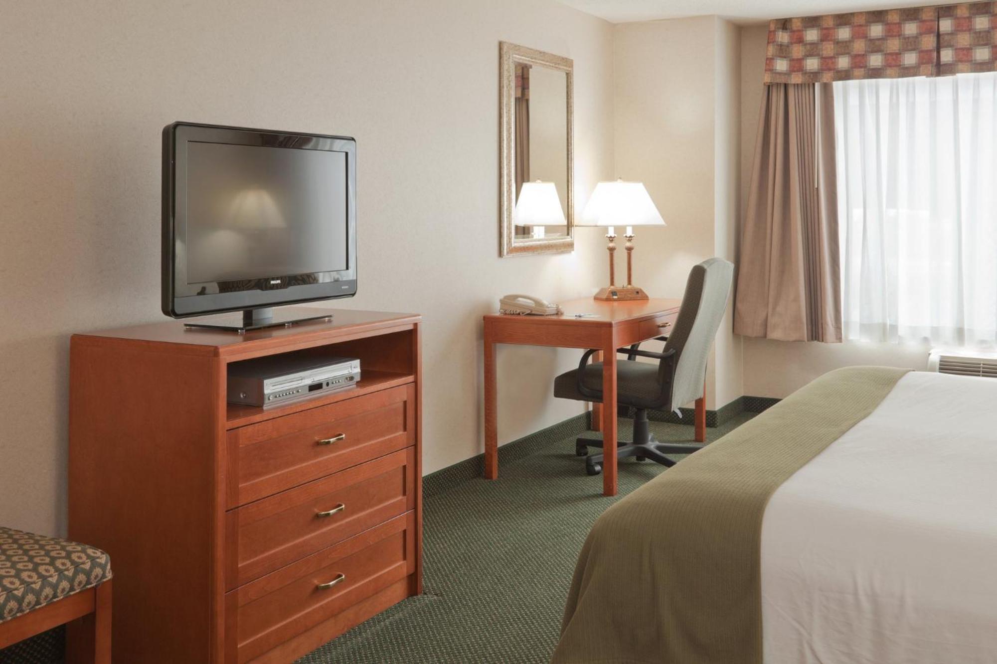 Holiday Inn Express Hotel & Suites Bryan-Montpelier By Ihg Holiday City Екстериор снимка